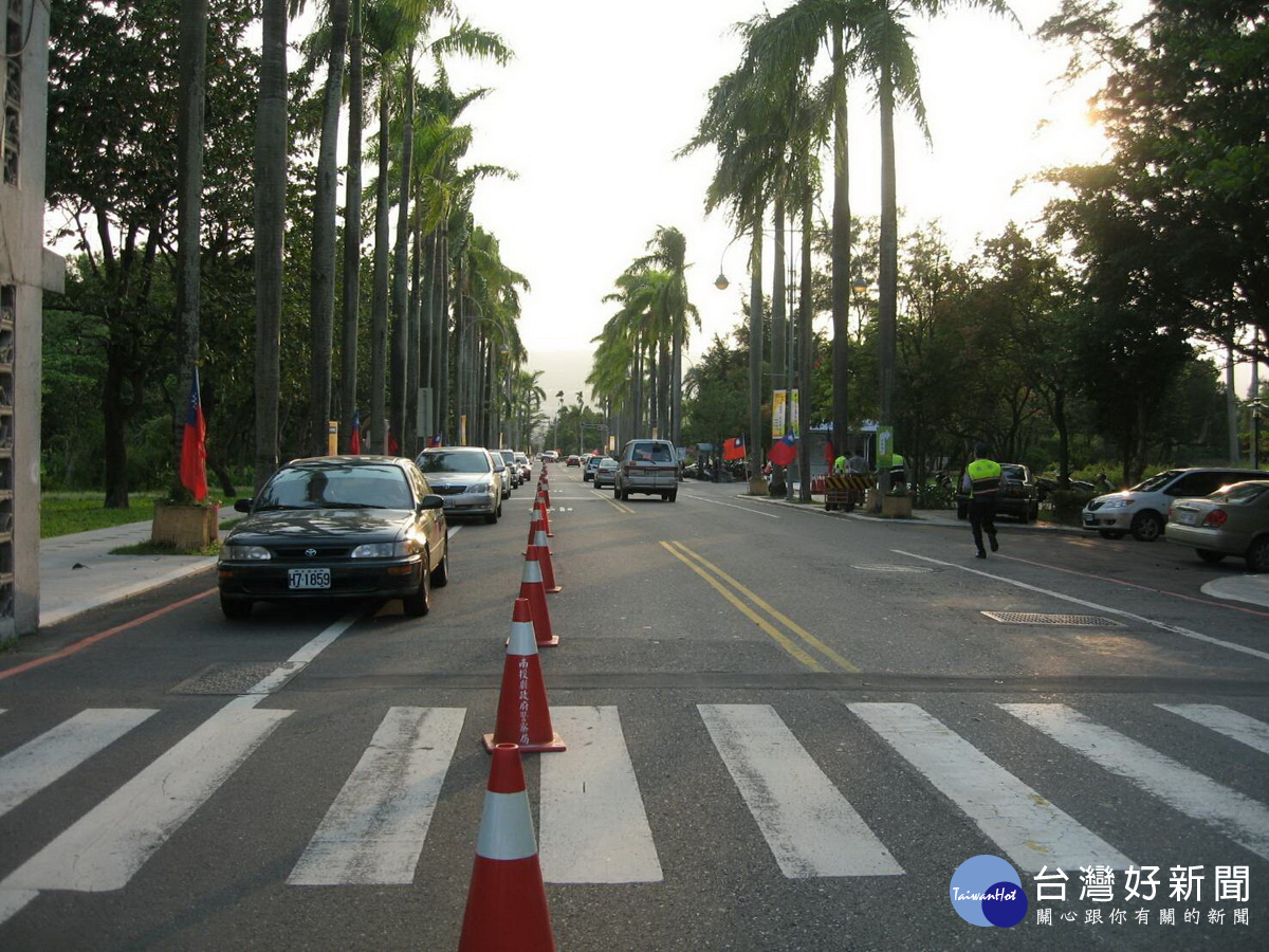 省府路7日起將實施調撥車道。