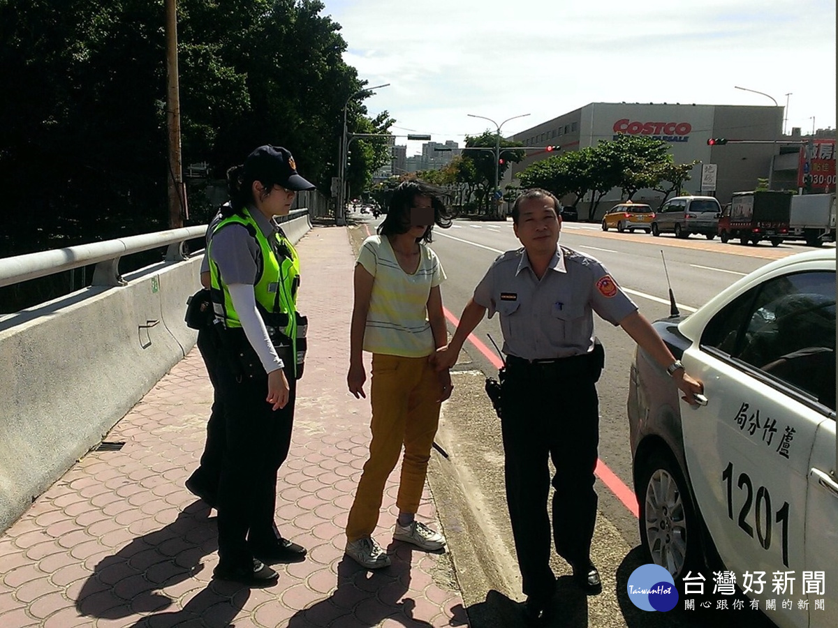 女子欲跳河尋短 南崁警急救援