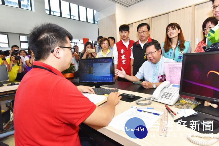 鄭市長表示,龍潭行政園區的功能將更加完備,也讓龍潭鄉親洽公時覺得親切、有效率。