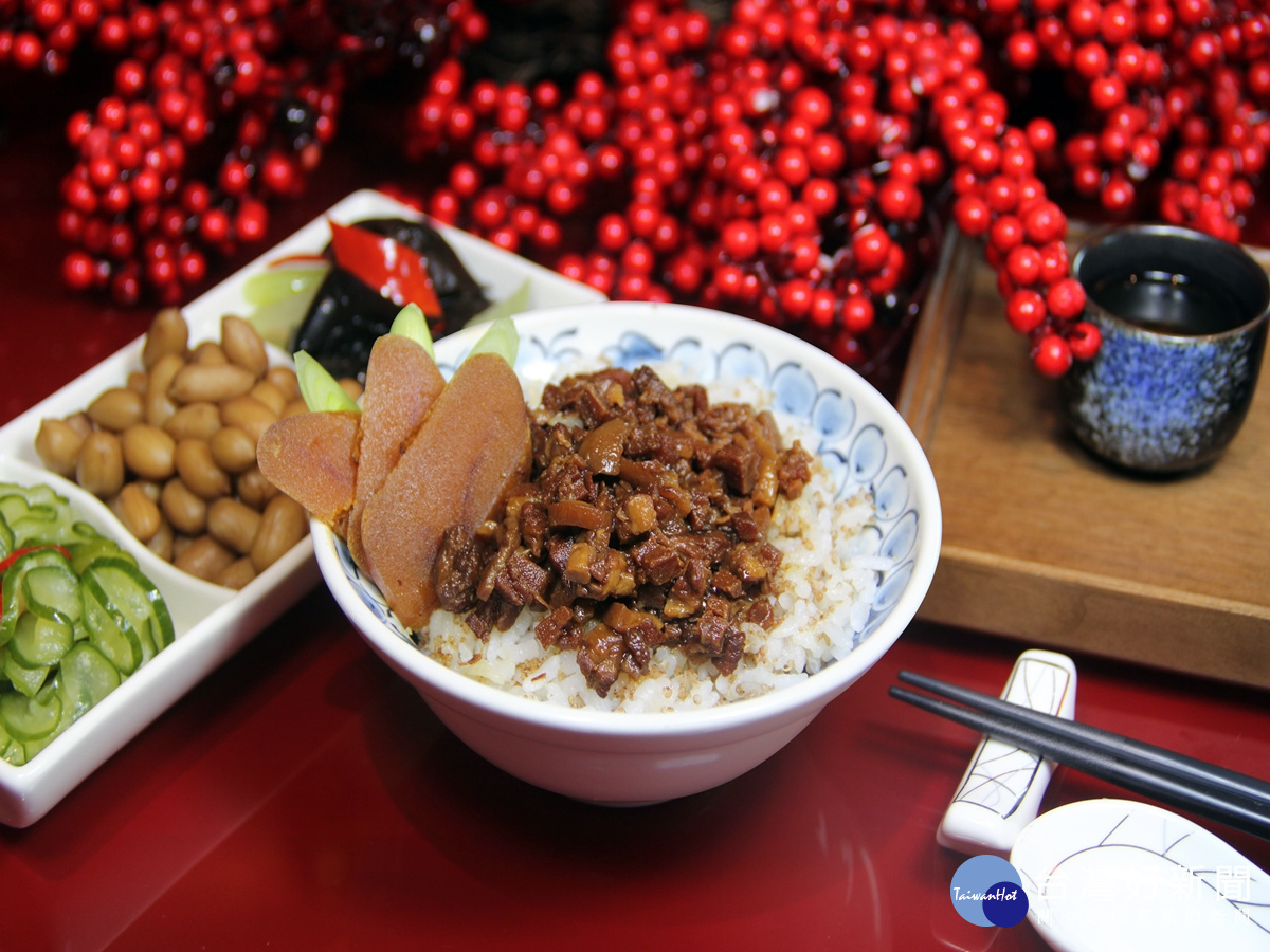福容大飯店-自助餐供應象徵台灣文化的滷肉飯