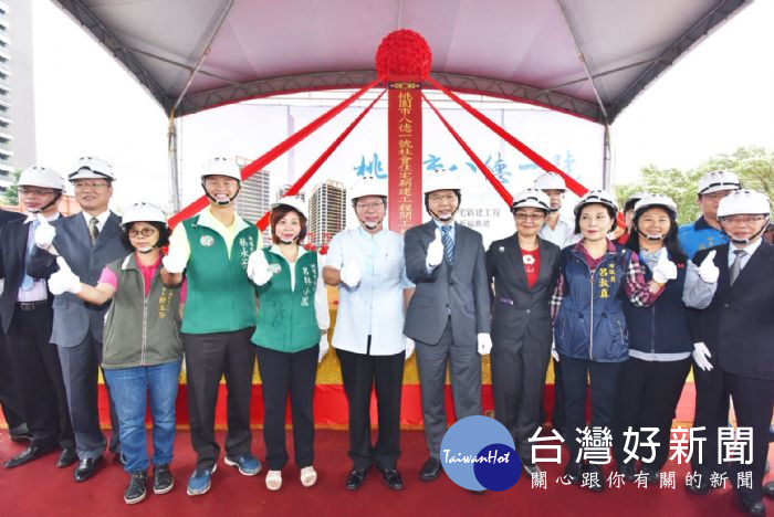 鄭市長表示,桃園市社會住宅方案第一階段規劃10處基地,共4,000戶。