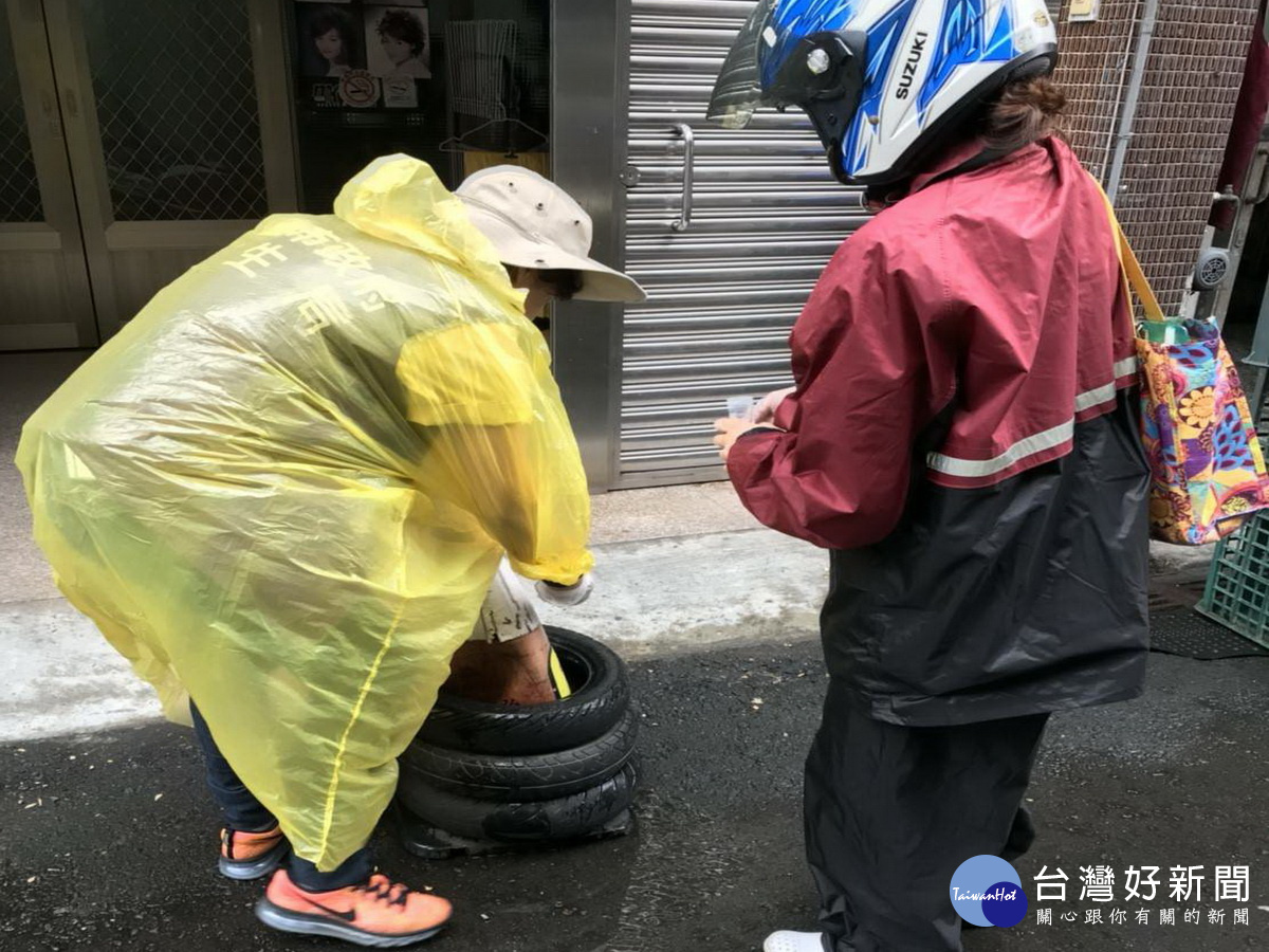 預防登革熱,衛生局籲請民眾一起動手清除孳生源。