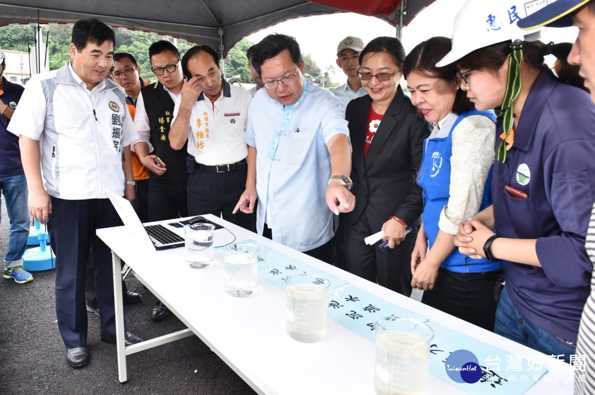桃園市長鄭文燦前往大溪區,視察四項大漢溪水源水質保護建設。