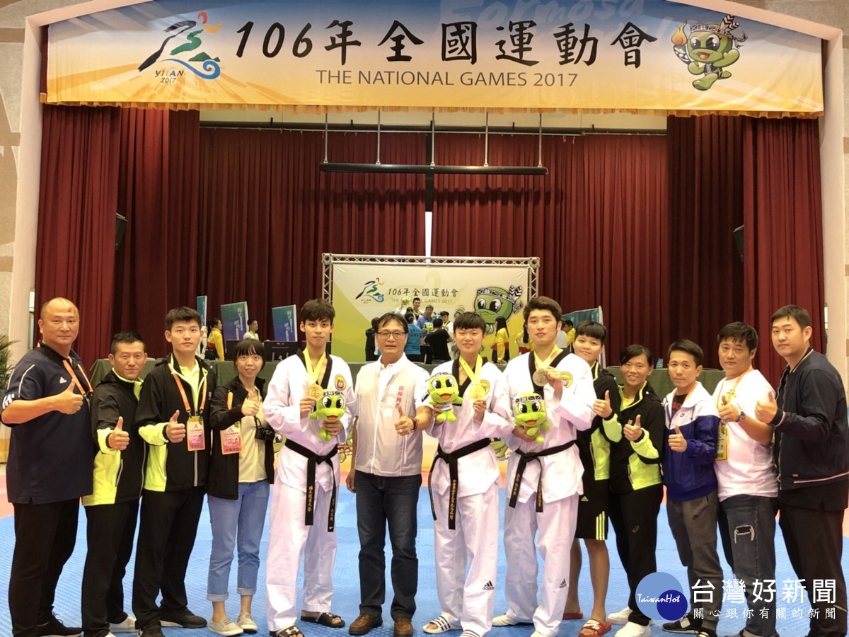 桃園代表隊選手在跆拳道賽場上佳績頻傳。