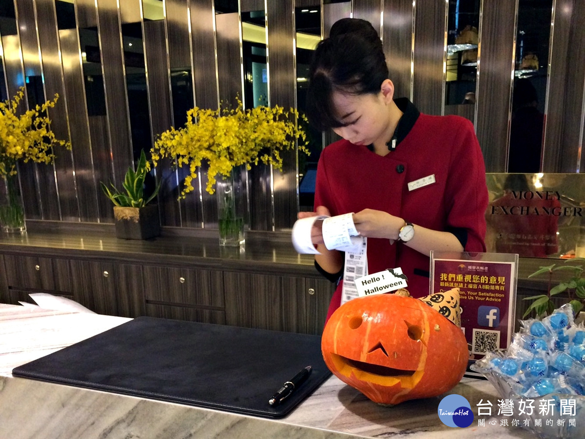 桃市民卡飯店有優惠 甜點搞鬼手指眼珠吞下肚