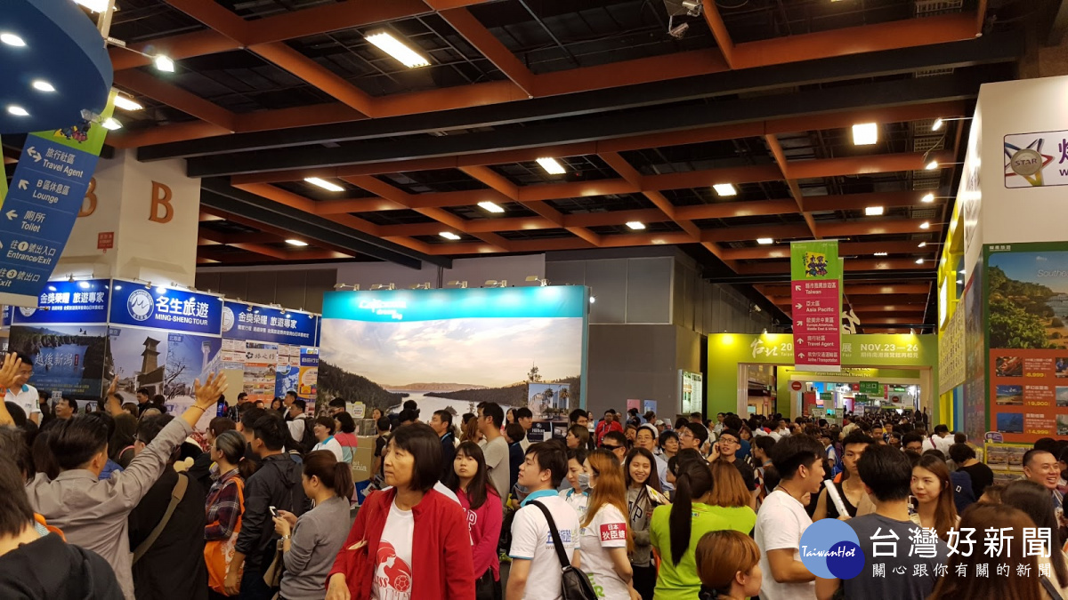 台北國際旅展在世貿一館、三館登場,上千家的旅行社、飯店業者、航空公司齊聚一堂,共同參與這一年一度的盛宴