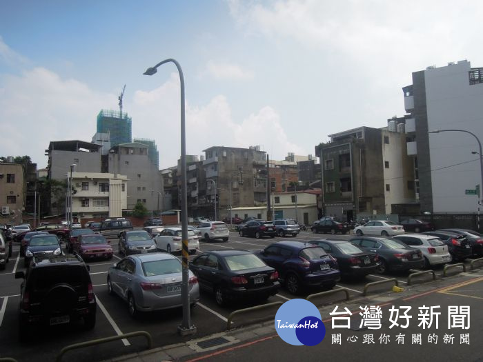 「東門停車場公辦都更案」為北桃園地區公辦都更示範基地，期改善火車站周邊居住環境及提升桃園市城市競爭力。