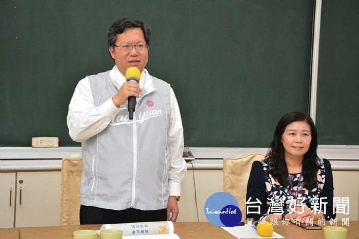 鄭市長表示,市府會支持有關學校提出的數位教室及會議室等設備更新計畫,強化學區競爭力。