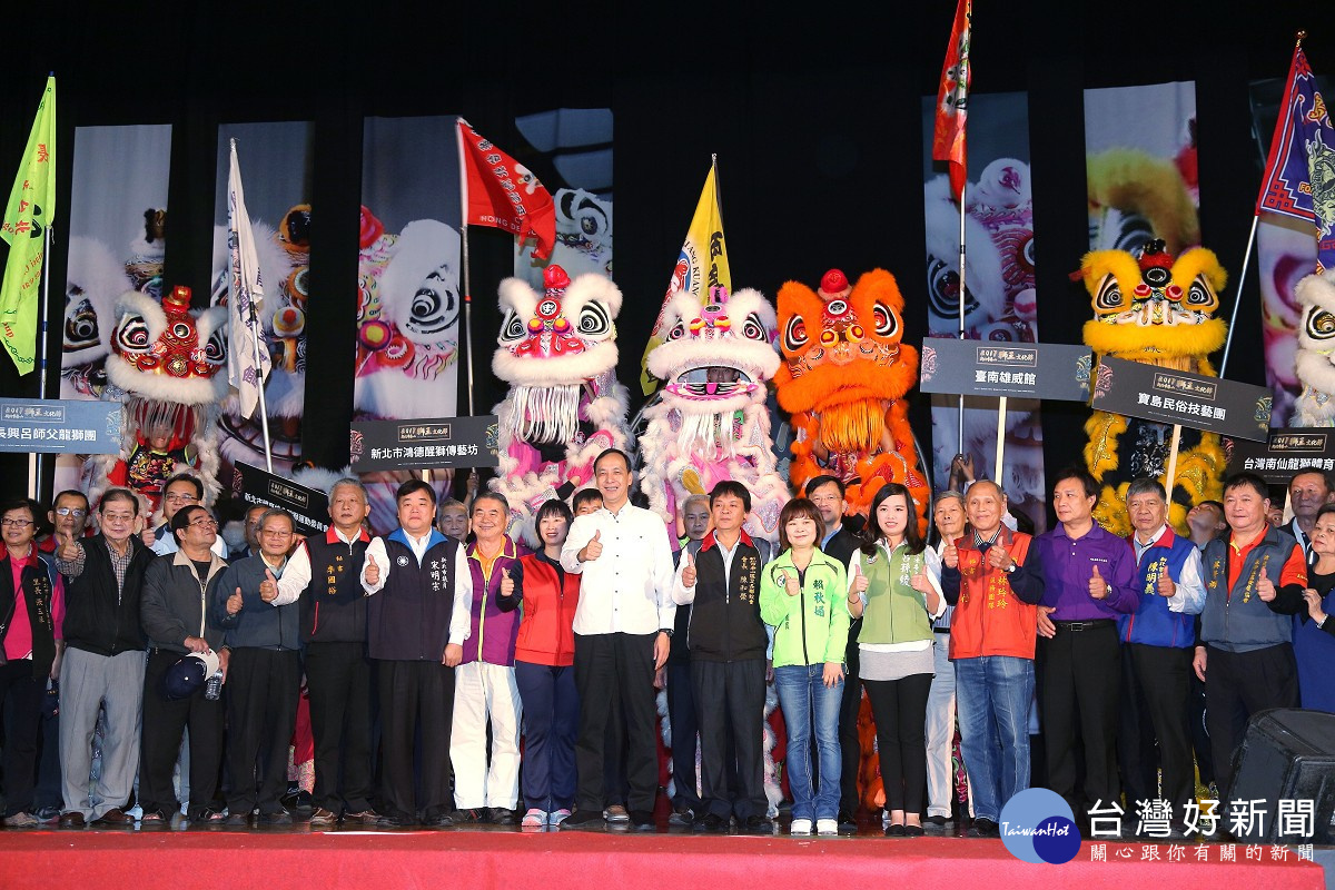 新北市長朱立倫4日出席泰山獅王文化節。(圖/記者黃村杉攝)
