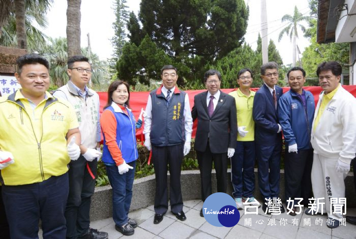 桃園市長鄭文燦,出席「新屋高中揭牌暨60+1校慶」活動。