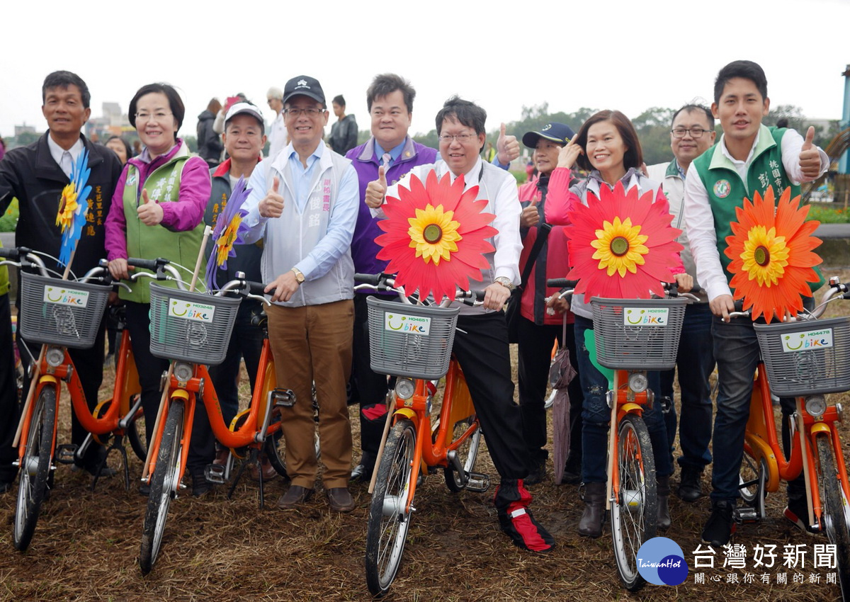 桃園市第三屆花彩節中壢場「花田童話遊樂園」正式登場。