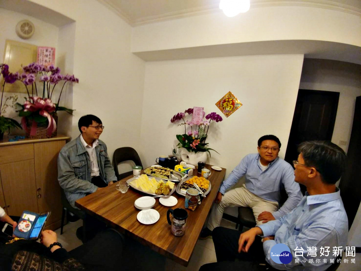 台大免疫學博士陳筱菲 轉折人生開保險經紀人事務所