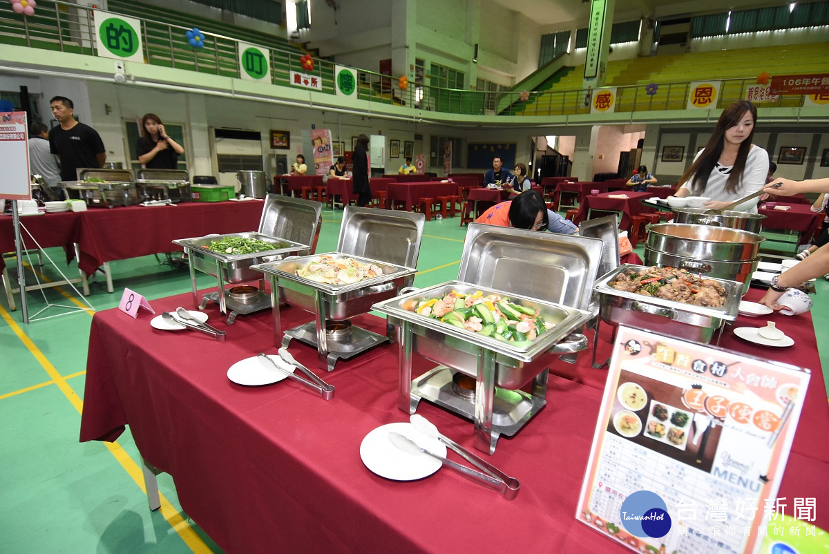 彰化縣學校營養午餐食材大會師的現場的各式營養午餐。