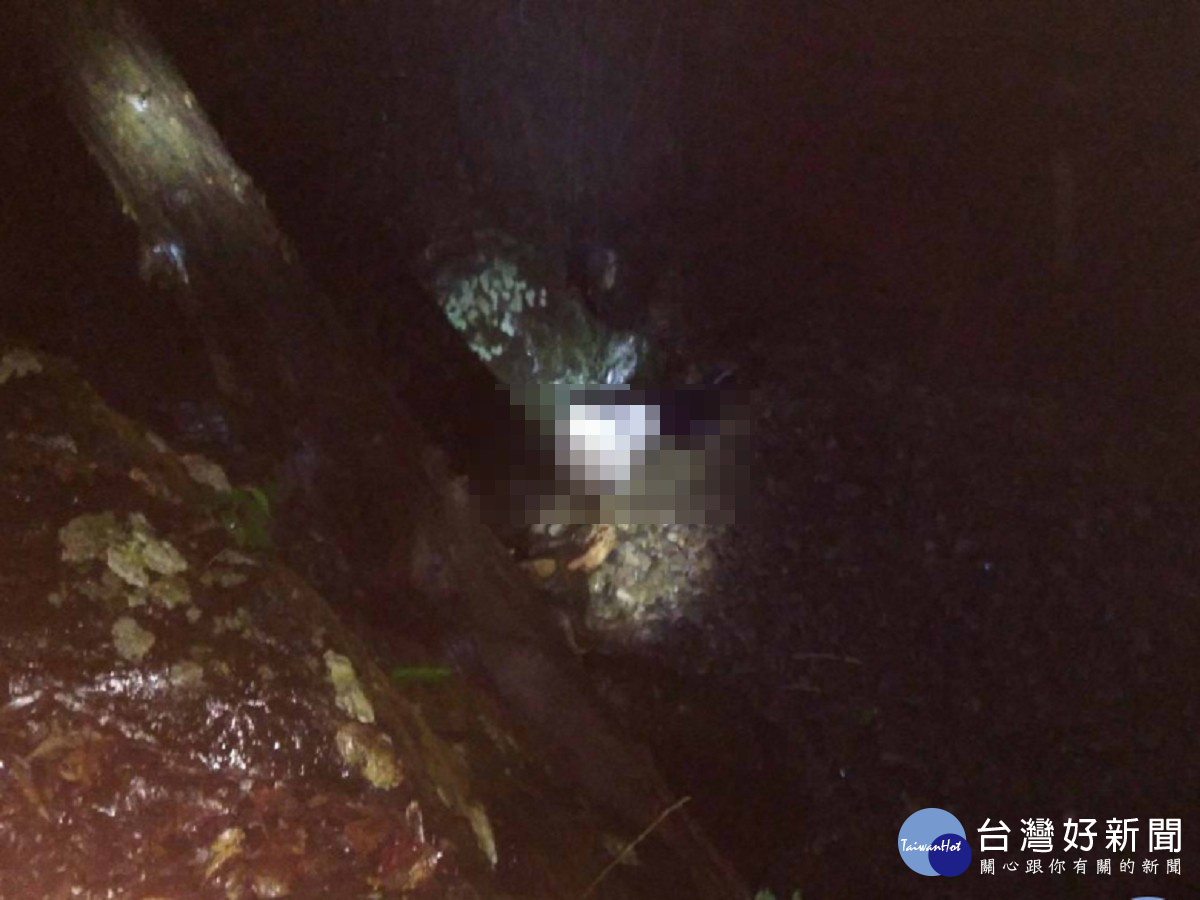 復興四稜溫泉發生男子倒臥河床無生命跡象,檢方將進行相驗,以釐清死因。(圖/記者陳寶印攝)