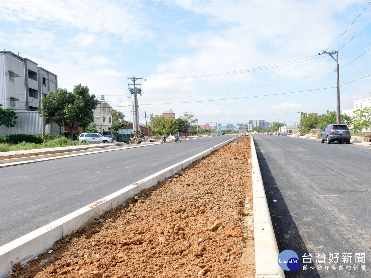 打造更好的生活圈道路,桃園市長鄭文燦視察桃49-1第三期道路拓寬工程。