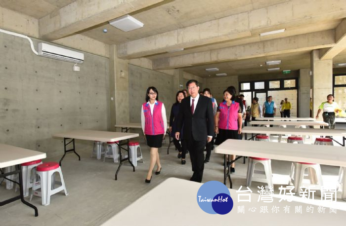 桃園市長鄭文燦,出席「東興武漢市民活動中心暨武漢國小圖書館落成啟用典禮」。