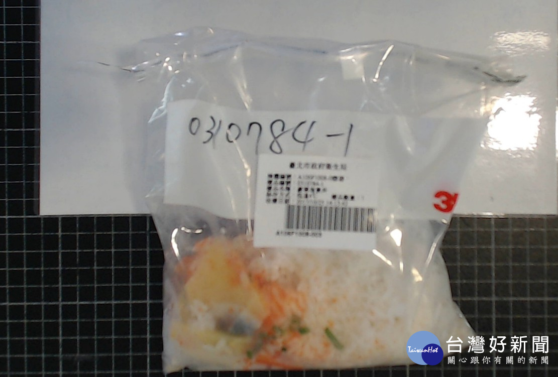 北市衛生局抽檢定食8康寧店「豪華海景丼」，發現其大腸桿菌群超標。（圖／台北市衛生局）