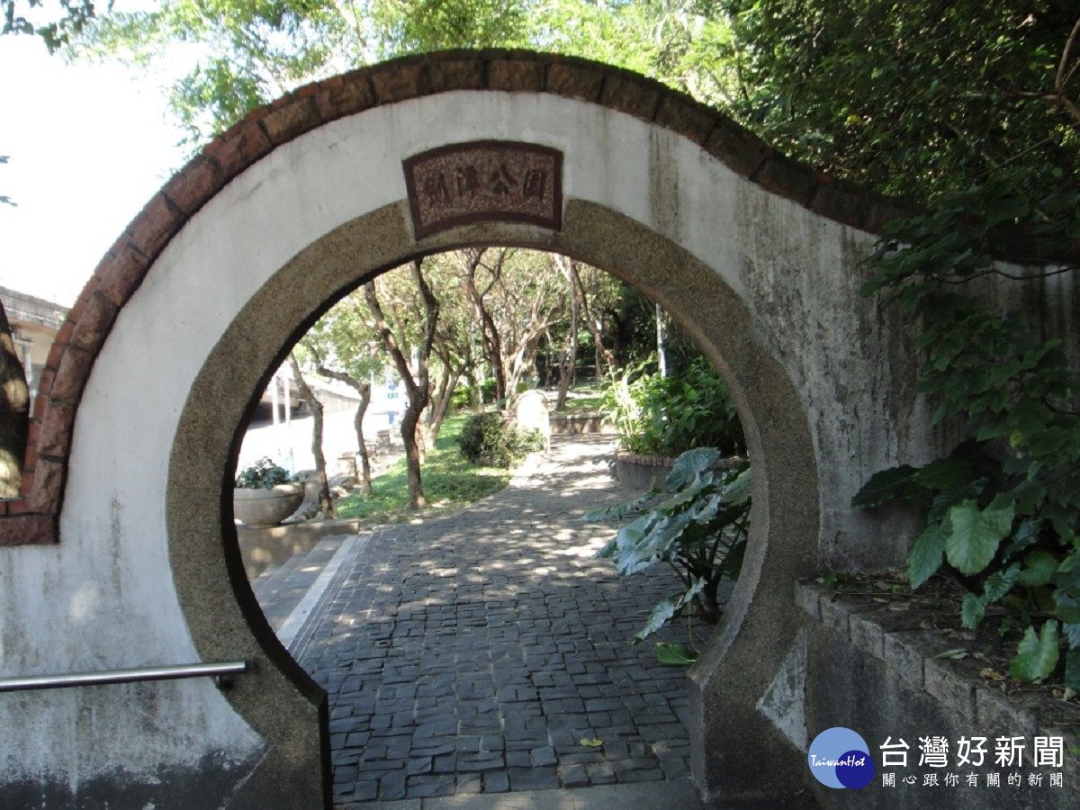 劍潭公園圓形拱門(圖/公園處提供)