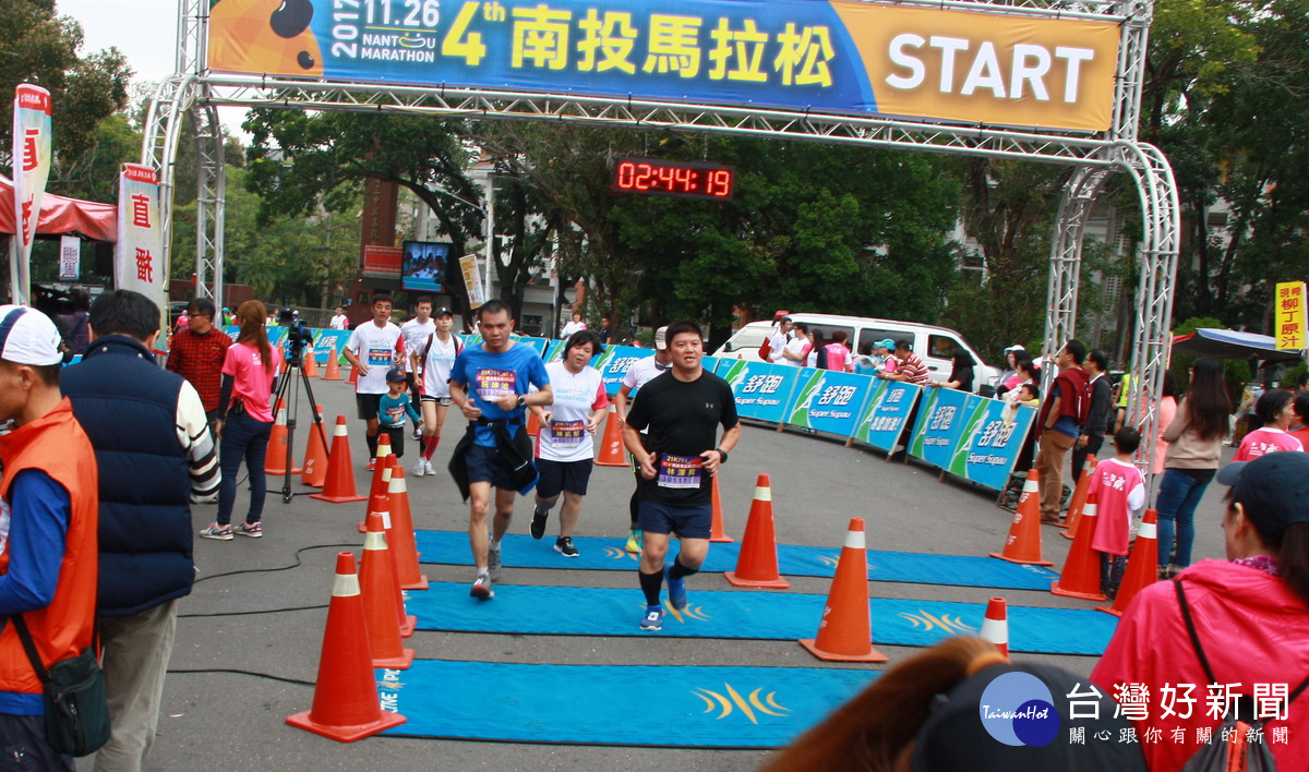 選手抵達終點。（記者扶小萍攝）