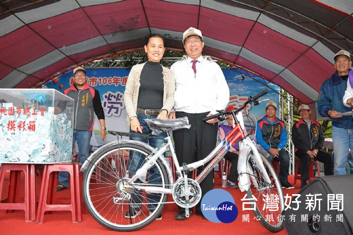 鄭市長表示,規劃提升服務與設備等級,讓石門山勞工育樂中心更完善。