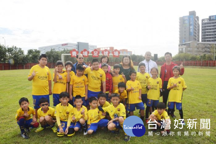 邱俊銘說，希望市立青埔足球場的落成啟用，帶動更多人從事足球運動。