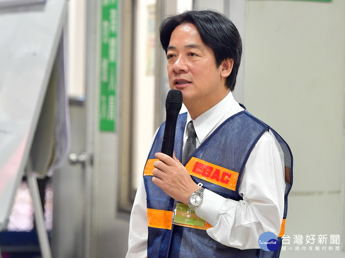 行政院長賴清德視察長榮空運倉儲公司,向國人宣示政府打擊毒品犯罪與維護治安的決心。