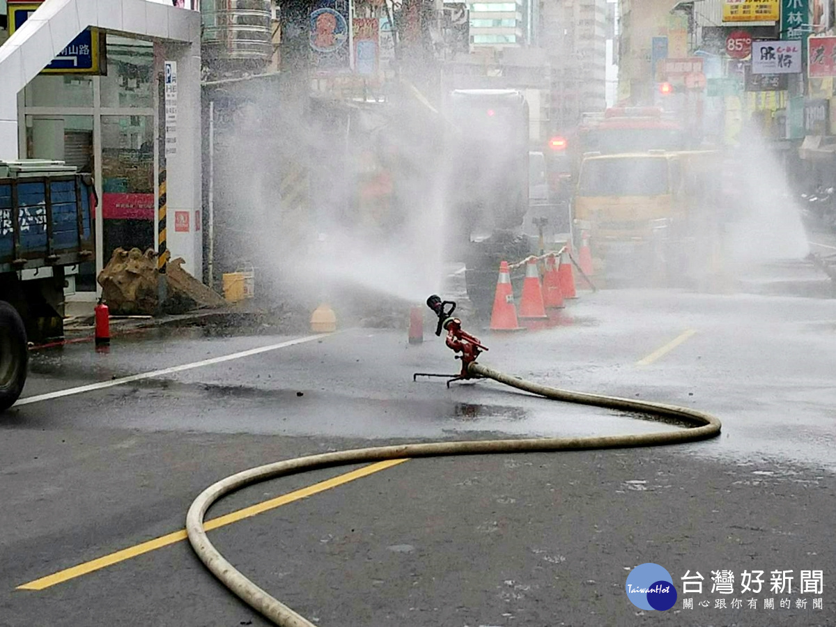 瓦斯管淺埋施工不慎挖破 日鼎處置得宜虛驚一場