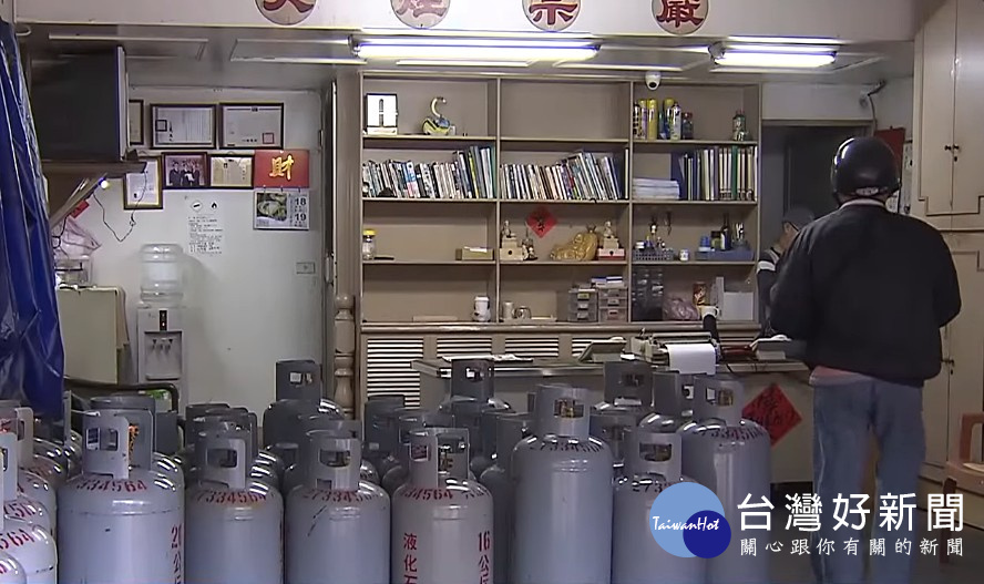 中油員工出包　桶裝瓦斯多漲0.2元　中油將退3/2～3/4溢收費用 台灣好新聞 第1張