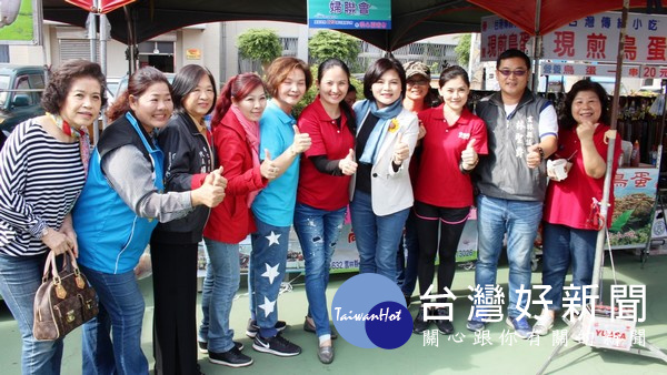 國民黨雲林縣黨部舉辦建黨123週年慶祝大會暨愛心園遊會,立委張麗善到場祝賀並與民眾同樂。(記者陳昭宗拍攝)