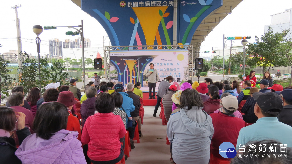 鄭市長表示,設置小型貨櫃屋及簡易運動器材,供當地居民使用,同時進行綠美化。