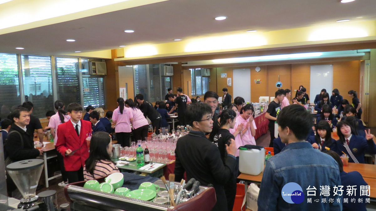 日本山口縣華陵高校來台進行修學旅行,前往桃園市私立永平工商高級中等學校進行實習課程。