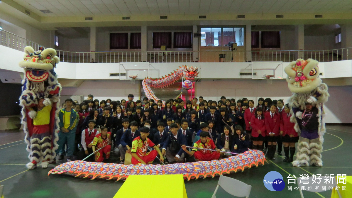 日本山口縣華陵高校來台進行修學旅行，前往桃園市私立永平工商高級中等學校進行實習課程。