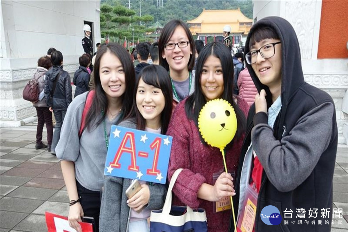 海外青年到台灣參訪十分興奮。