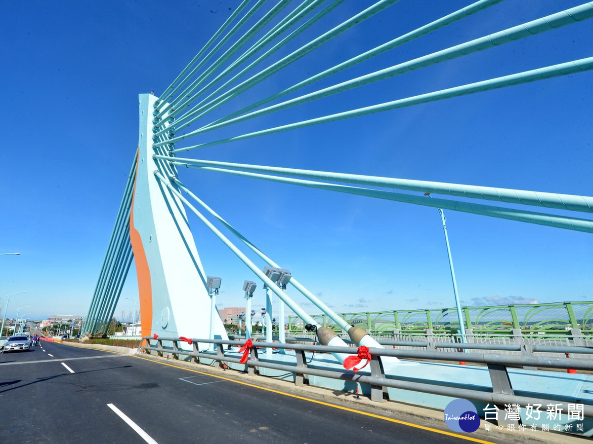 桃19號道路(大竹路段)拓寬工程將舊大竹橋打造成全新的「航空城大橋」。