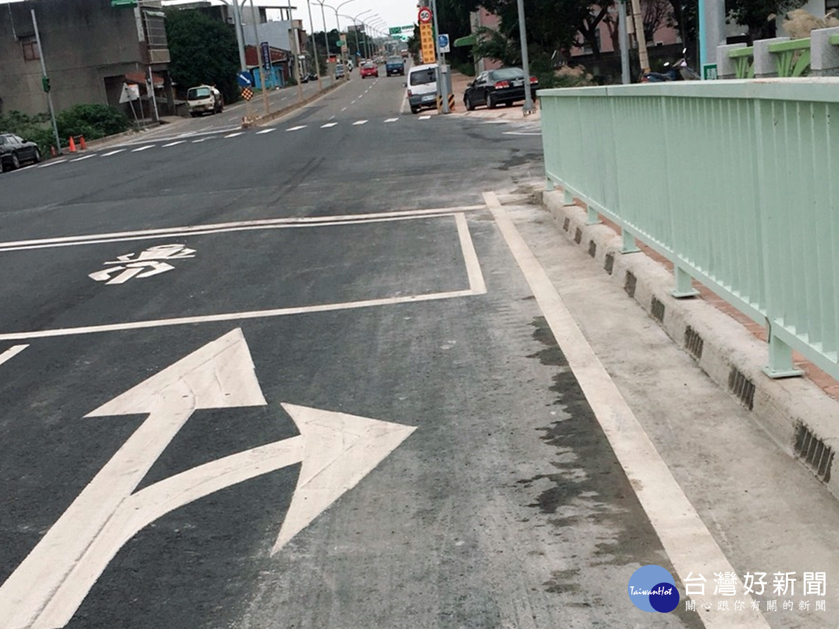 橋面中心線與原道路中心線偏移