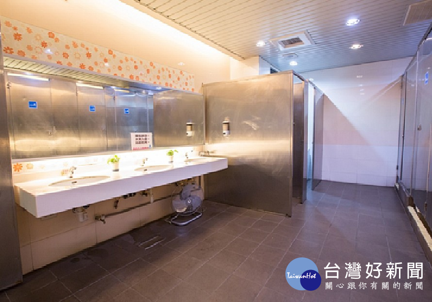 台北市士東市場的公廁，得到市場類公廁最高榮譽「標竿獎」，成為全台北市績優公廁的指標。