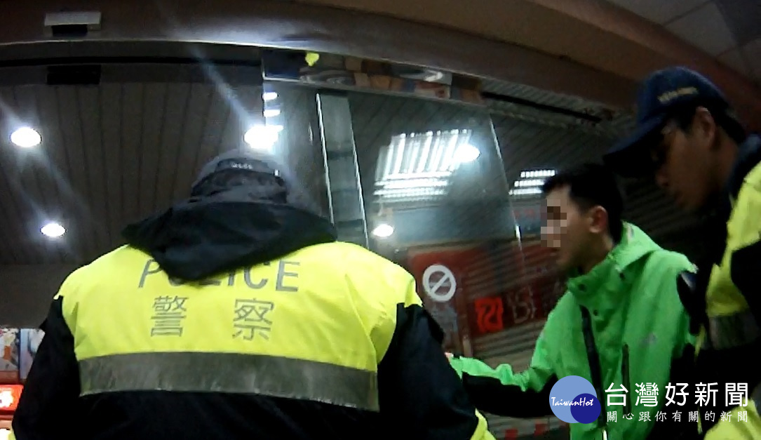江姓男子對於警方現場援助與熱心規勸,深表感謝。