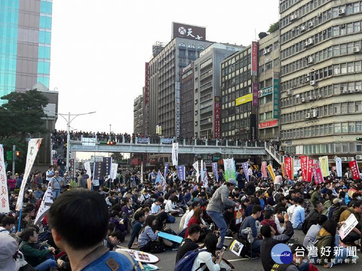 (圖/翻攝臉書自己的假自己救!粉絲專頁)