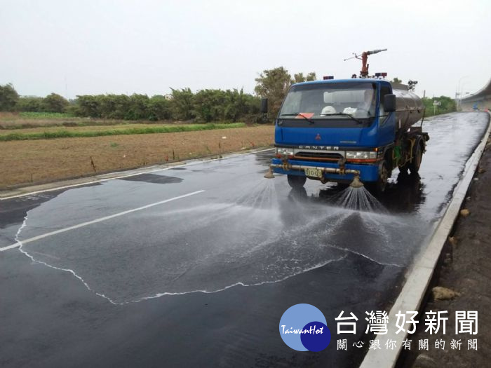 環保局增加周邊道路灑水頻率,出入口加強車輛輪胎沖洗等防塵措施。