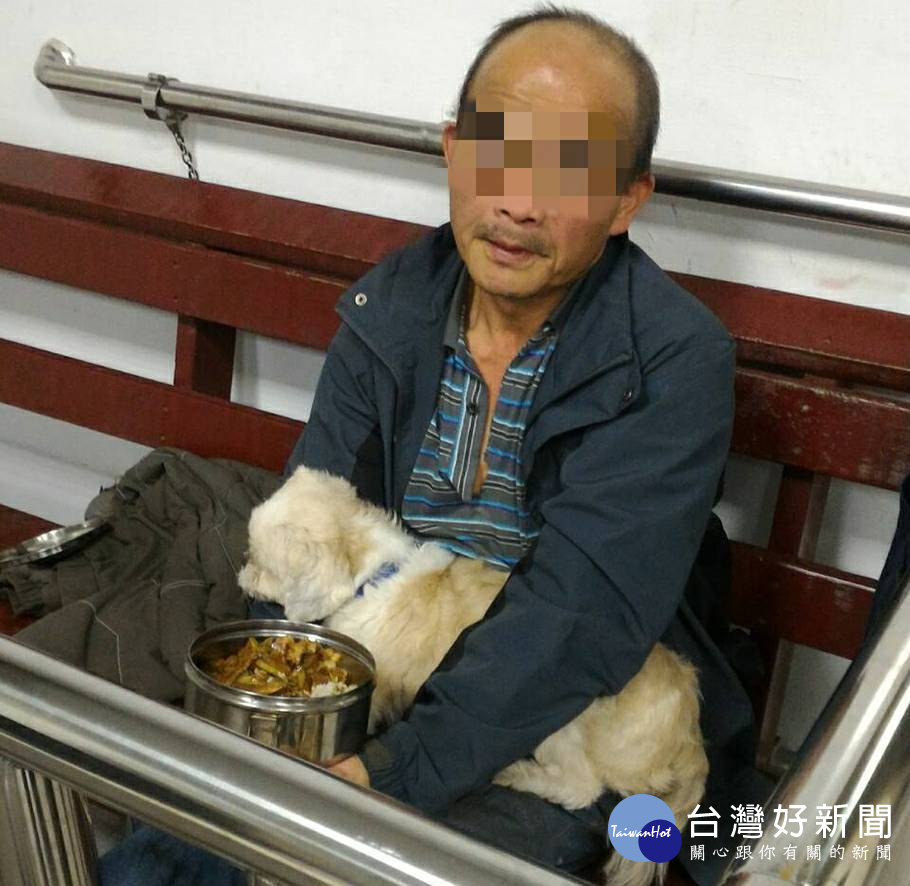 華男返所後還擔心愛犬在外面會太冷，要求抱著牠睡覺。