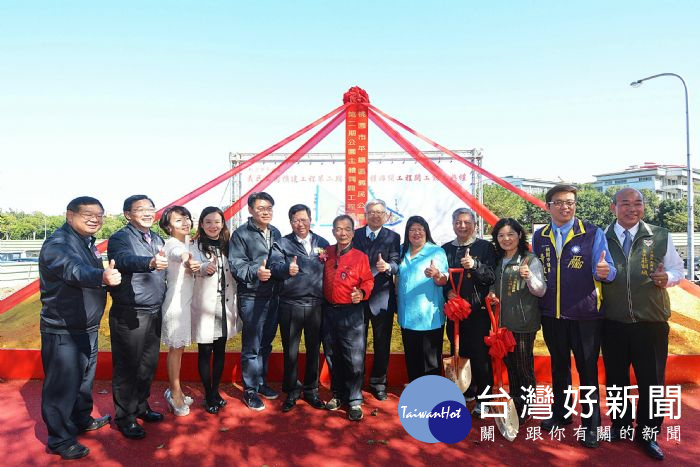 鄭市長表示,市府將於原義民公園及106年清墓移葬完成之第八公墓,擴建義民公園。