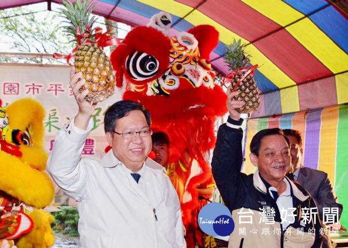 桃園市長鄭文燦前往平鎮區,出席過嶺支渠道路改善工程開工動土典禮。