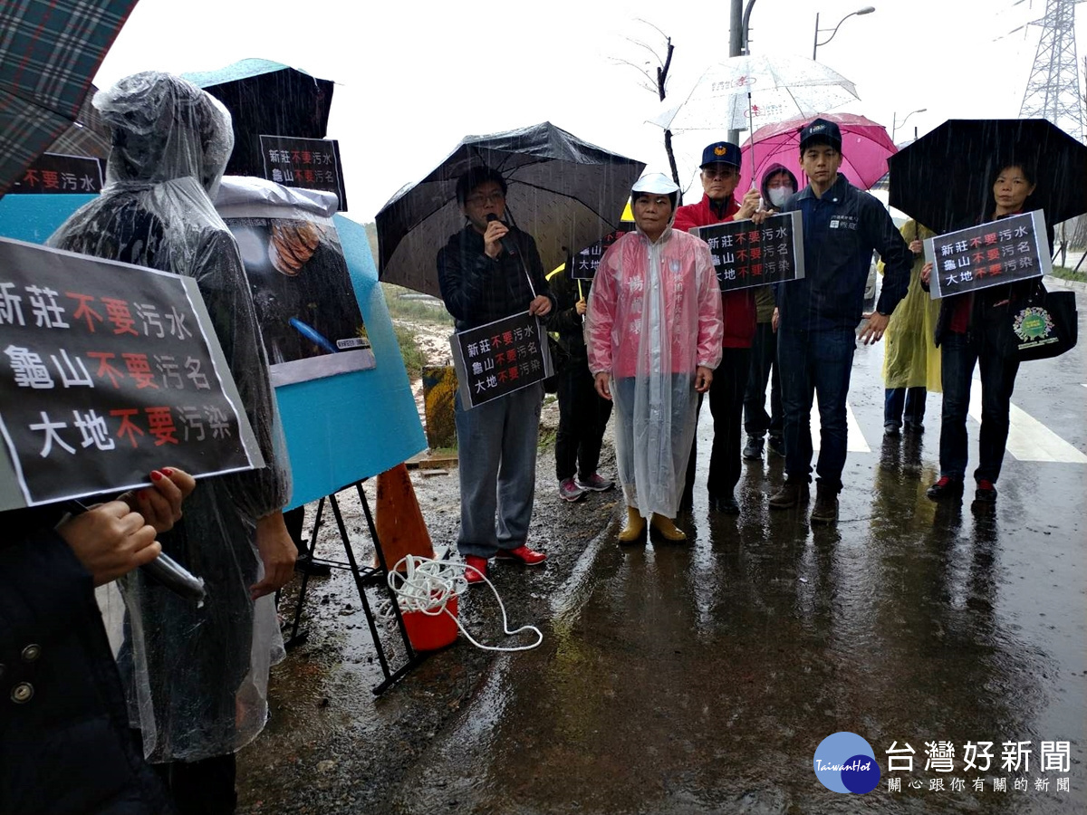 汙水排放造成民怨A7合宜宅地下室沼氣逸出，楊麗環聽取民眾聲音