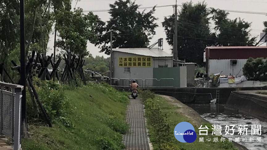 市府:對不起老兄,這不是給人走的!