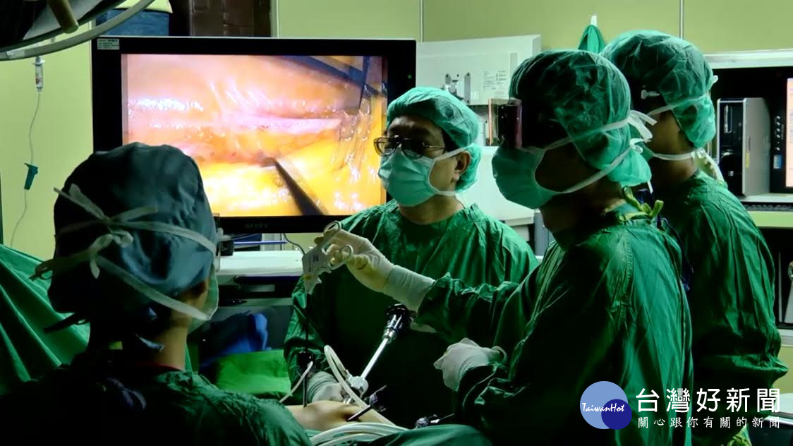 圖2.3D腹腔鏡利用3D影像，可讓醫師更精準動刀，達到更好手術效果