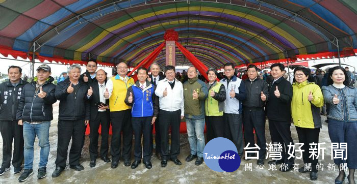 鄭市長表示,打造竹圍漁港為休閒漁港。
