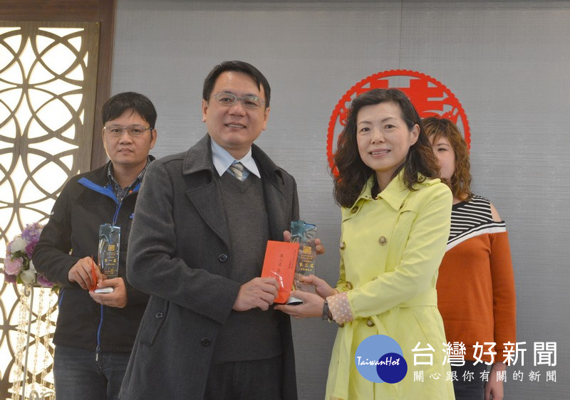 雲林縣政府在公廁評鑑公家機關組獲第二名殊榮。(記者陳昭宗攝)