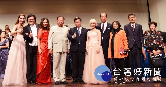 鄭市長表示,以更活潑、自由的方式,詮釋鄧雨賢所代表的台灣音樂精神,唱出最美的傳承演繹。