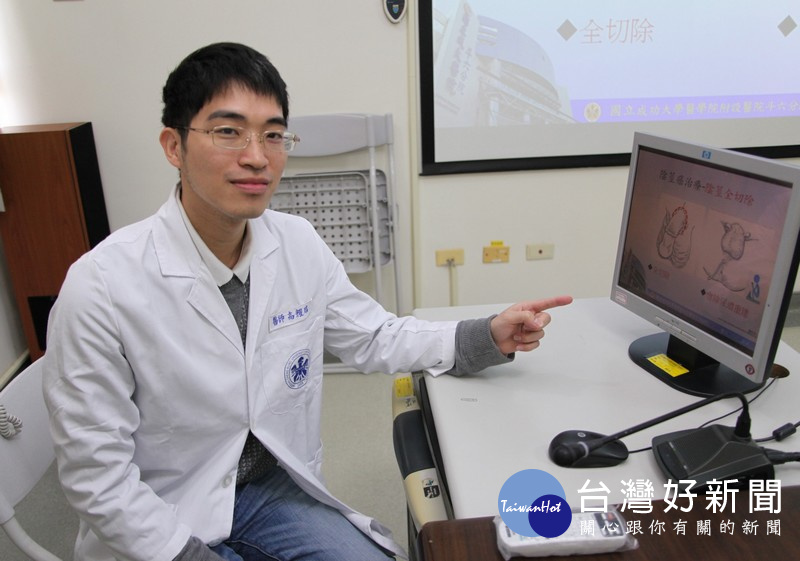 高耀臨醫師呼籲若有因包皮過長而局部衛生不佳,常常導致反覆發炎,應考慮接受「割包皮」手術。(記者陳昭宗拍攝)