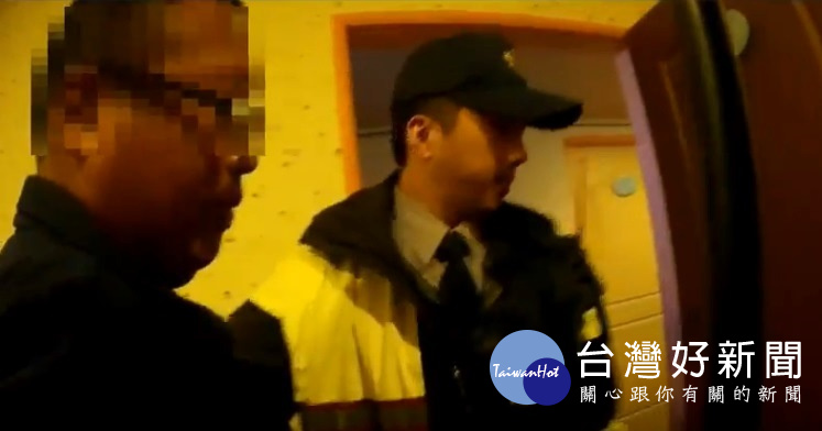 警方旅館臨檢時,查獲徐姓男子持有毒品吸食器1組、二級毒品安非他命1包(毛重0.81公克)。